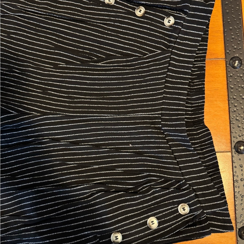 Black and White Striped cropped Wide-Leg Pants - Picture 2 of 5